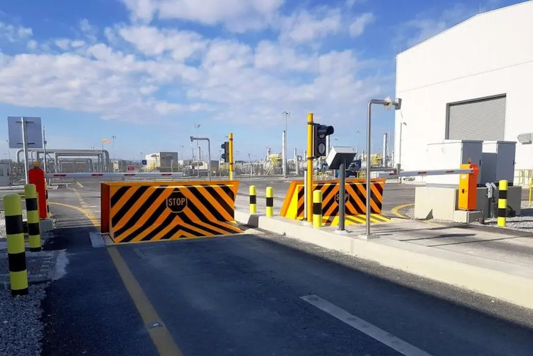 Hydraulic Road Blocker for High Security Vehicle Access Control