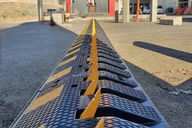 Mechanical Spike Barrier